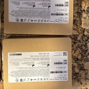 Open box Willow Go + 2 bonus pumps unopened